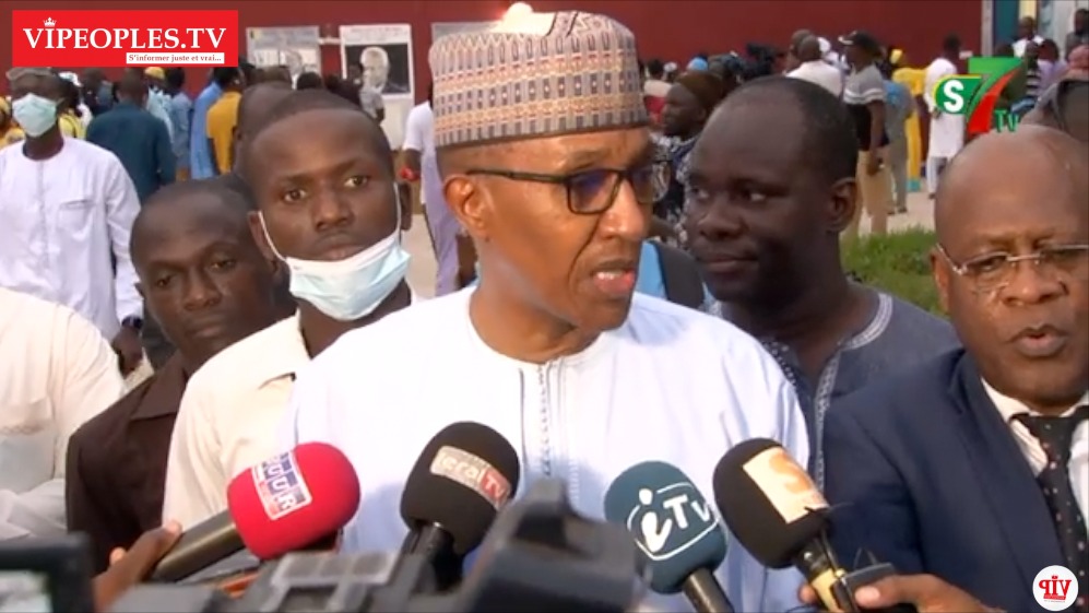 URGENT! Affaires des faux passeports avec les députés Abdoul Mbaye fait des révélations URGENT! Affaires des faux passeports avec les députés Abdoul Mbaye fait des révélations