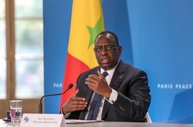 Sortie de Macky Sall à Paris: L’opposition s’indigne