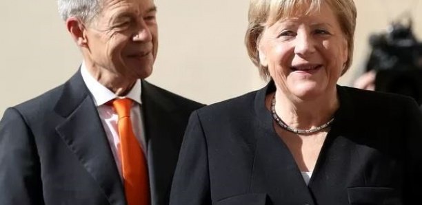 Le mari d’Angela Merkel déplore la “paresse” des Allemands non-vaccinés