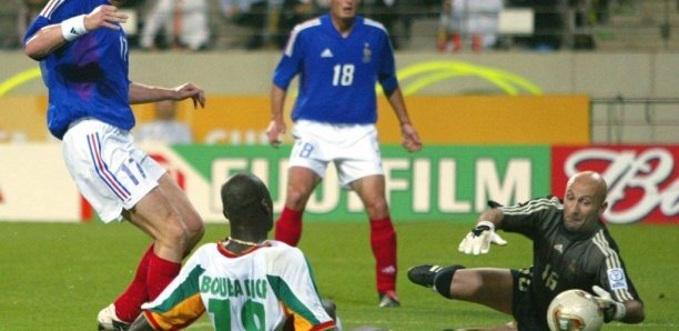 "Ce qui s'est passé dans les vestiaires de l'AJ Auxerre après le tirage du Mondial 2002"