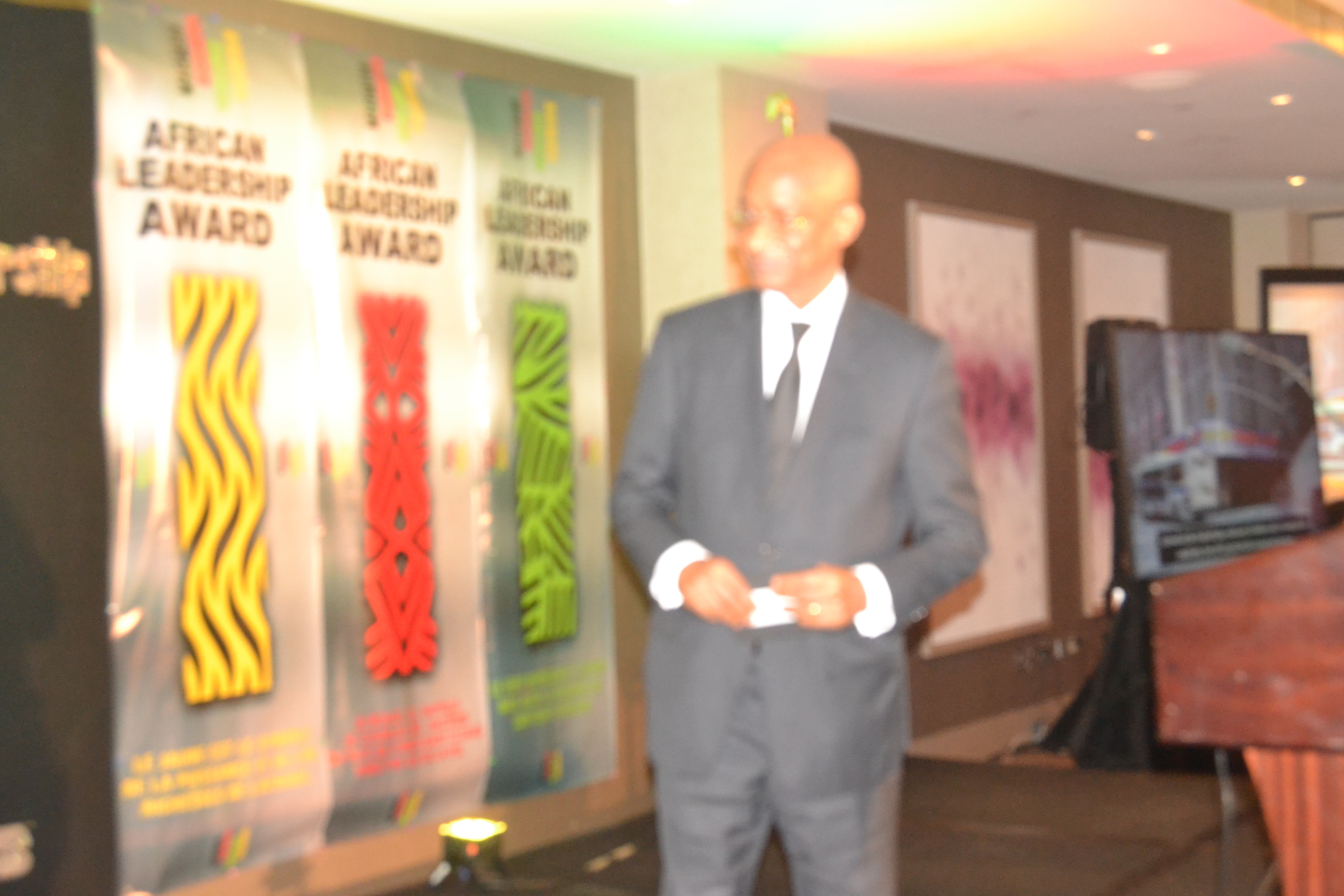 GALA DES AFRICAN LEADER AWARDS l’opposant Guinéen Cellou Dallein glorifie le Pdt Mbagnick Diop