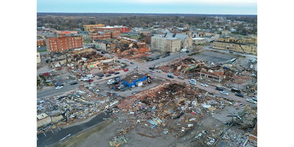 Prés de 100 morts à l'issue des tornades aux Etats-Unis: