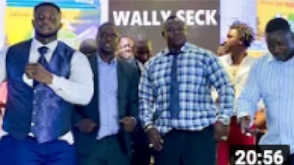 URGENT: Quand Bombardier et Balla Gaye chauffent la soirée de Wally Seck regardez cette ambiance