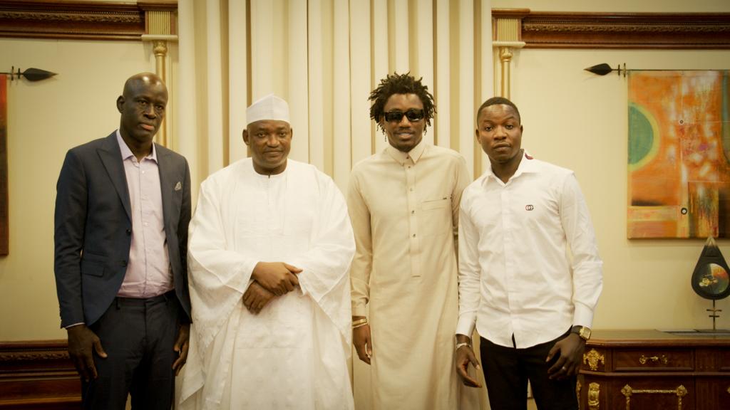 AUDIENCE: Waly Seck reçu par le president de la republique de la Gambie Adama Barro avant le gala