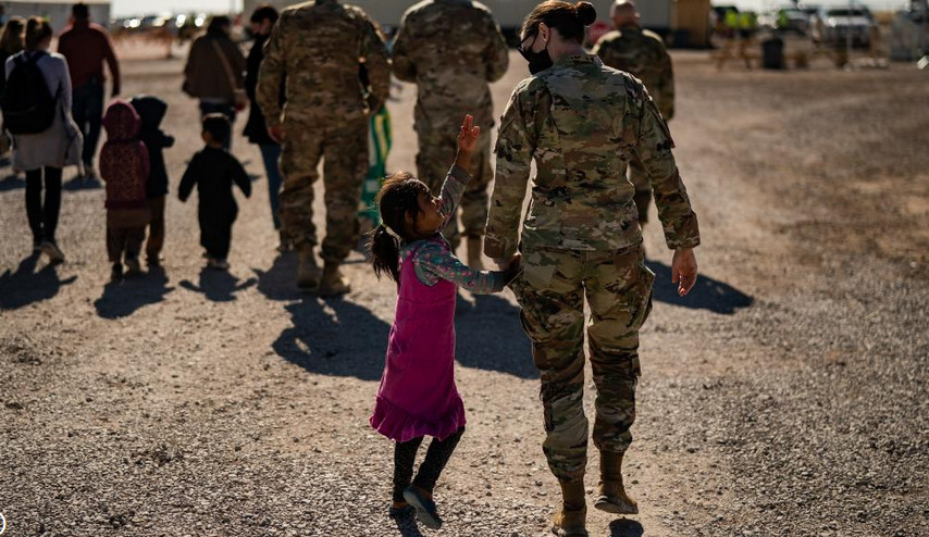 1 450 enfants afghans ont été évacués vers les États-Unis sans leurs parents. Certains sont encore dans les limbes