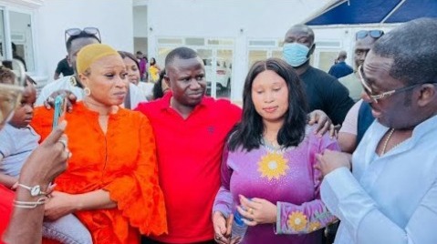 URGENT: Extraordinaire Leumbeul de Aida Samb devant son mari et Mbaye Dieye Faye URGENT: Extraordinaire Leumbeul de Aida Samb devant son mari et Mbaye Dieye Faye