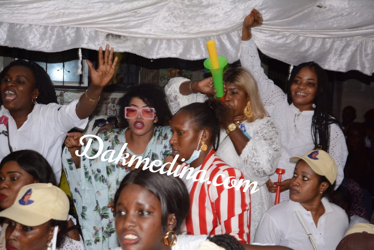 Médina : L’accueil Chaleureux De Cheikh Ba Réservée au Ministre de la femme Ndeye Saly Diop (Vidéo)