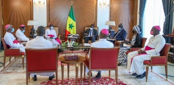 Reçu en audience : Monseigneur Benjamin Ndiaye salue le "leadership continental" du Président Sall