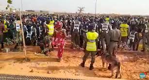 Inauguration du Stade Abdoulaye Wade: Une foule monstre n'a pu accéder dans l'enceinte