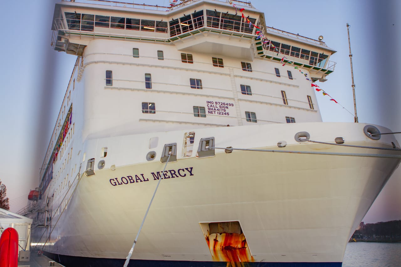 Cérémonie de présentation officielle du nouveau navire-hôpital Global Mercy aux donateurs de Mercy Ships,  à Rotterdam, en Hollande