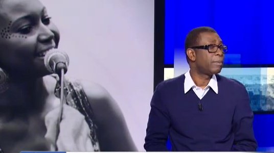 Vidéo: Youssou Ndour Lance « New Africa » et présente sa nouvelle chanson avec Idylle Mamba aux médias étrangers. Regardez