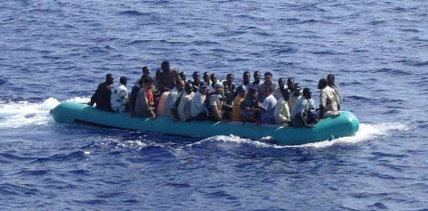 ALERTE - les gardes côtes espagnoles et militaires marocains auraient tiré sur les émigrants