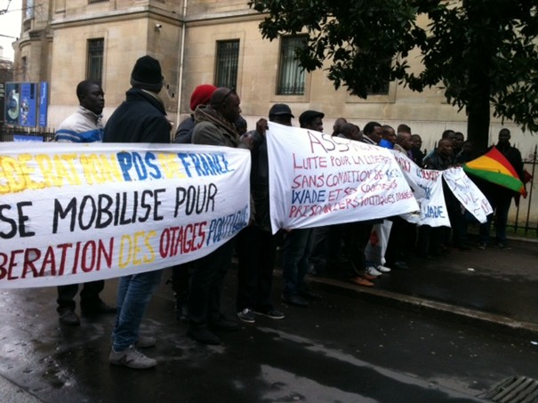 IMAGES - L’opposition devant la Banque Mondiale aux cris de : " Macky voleur, Macky dictateur "