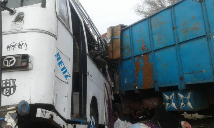 Autoroute à péage: Une collision entre un camion et un bus fait plusieurs blessés