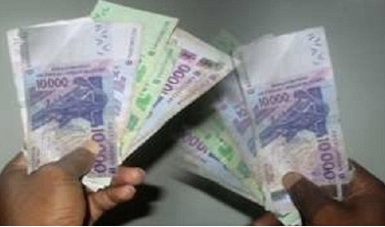 24 heures après son embauche, son patron absent : Aliou Diallo chipe 200.000 F CFA dans la caisse de la boutique et disparaît