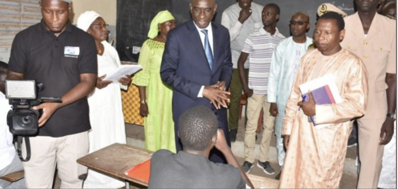 Examen CFEE et Entrée en sixième : Les épreuves se déroulent normalement (Ministre) Examen CFEE et Entrée en sixième : Les épreuves se déroulent normalement (Ministre)