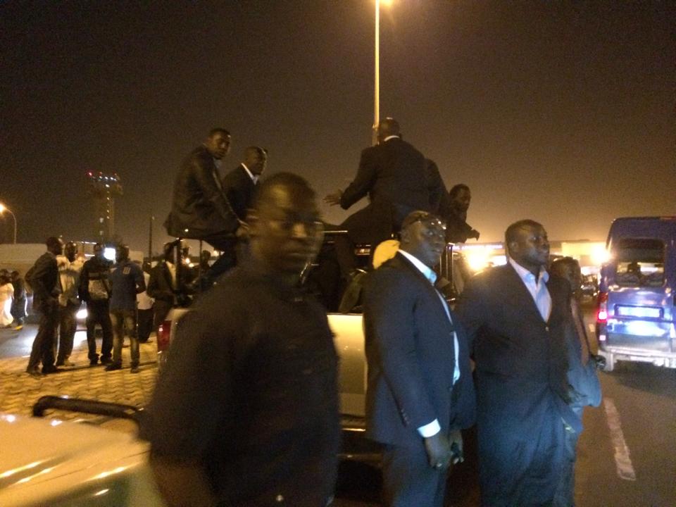Photos - Aéroport de Dakar: Me Wade refuse le Salon d'honneur et snobe la RTS