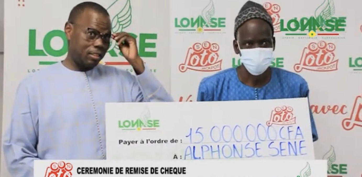 REMISE DE CHÈQUE  AUX Gagnant de 15 millions de francs CFA au Senloto Jackpot :