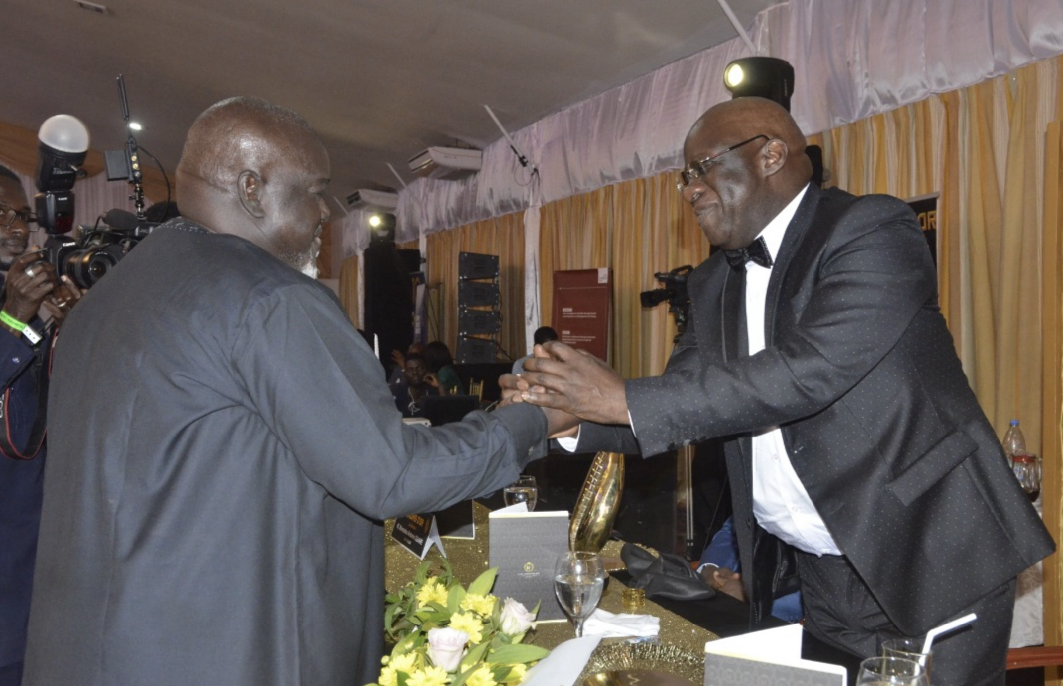 Les images de la prestigieuse soirée de gala les CAURIS D OR édition 2022 avec le président MBAGNICK DIOP du MEDS