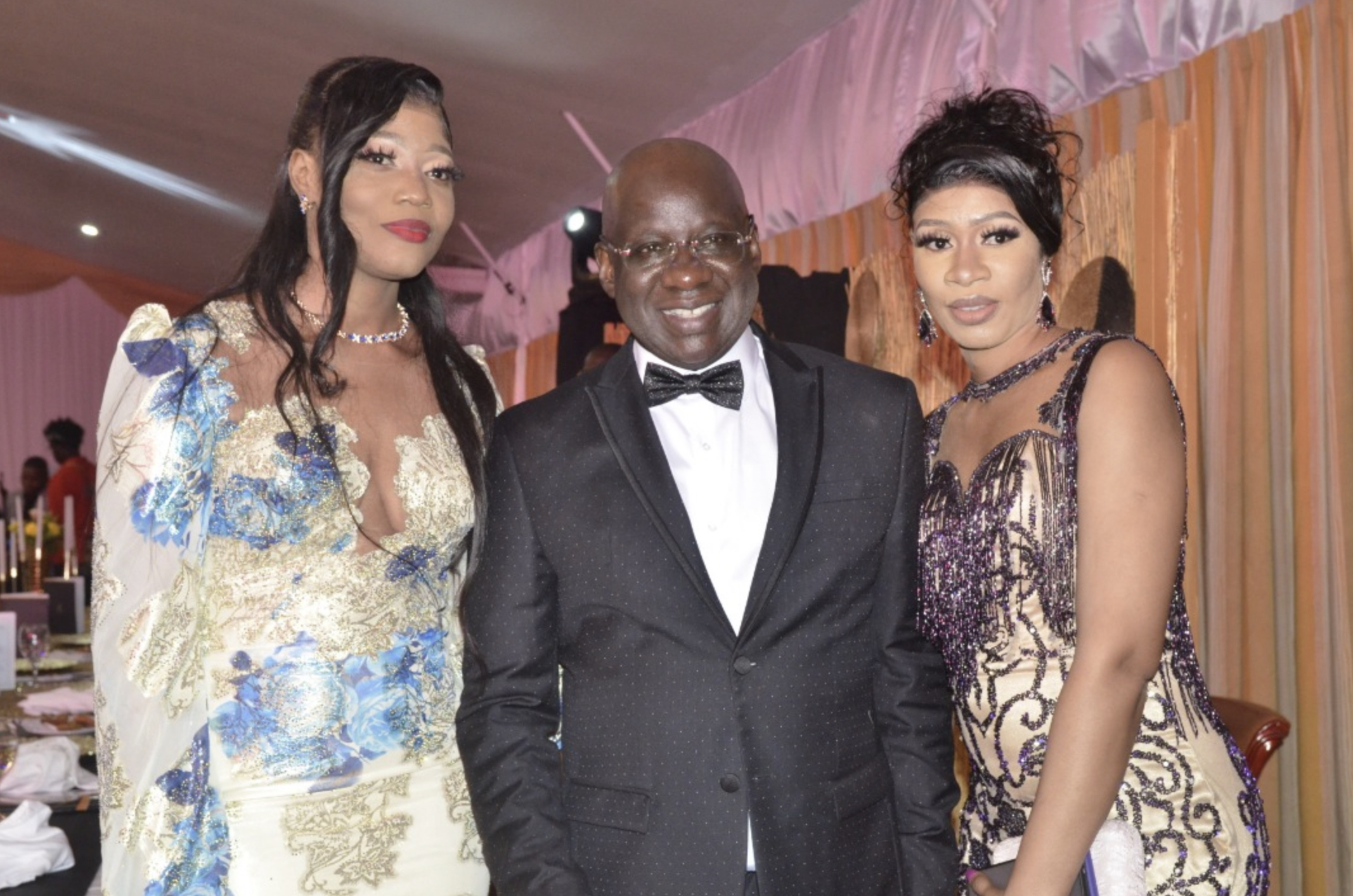 Les images de la prestigieuse soirée de gala les CAURIS D OR édition 2022 avec le président MBAGNICK DIOP du MEDS Les images de la prestigieuse soirée de gala les CAURIS D OR édition 2022 avec le président MBAGNICK DIOP du MEDS