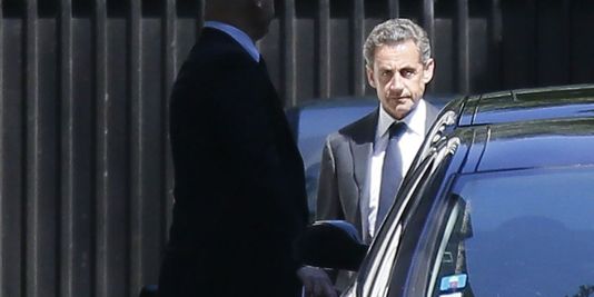 Pour mieux revenir, Nicolas Sarkozy se victimise