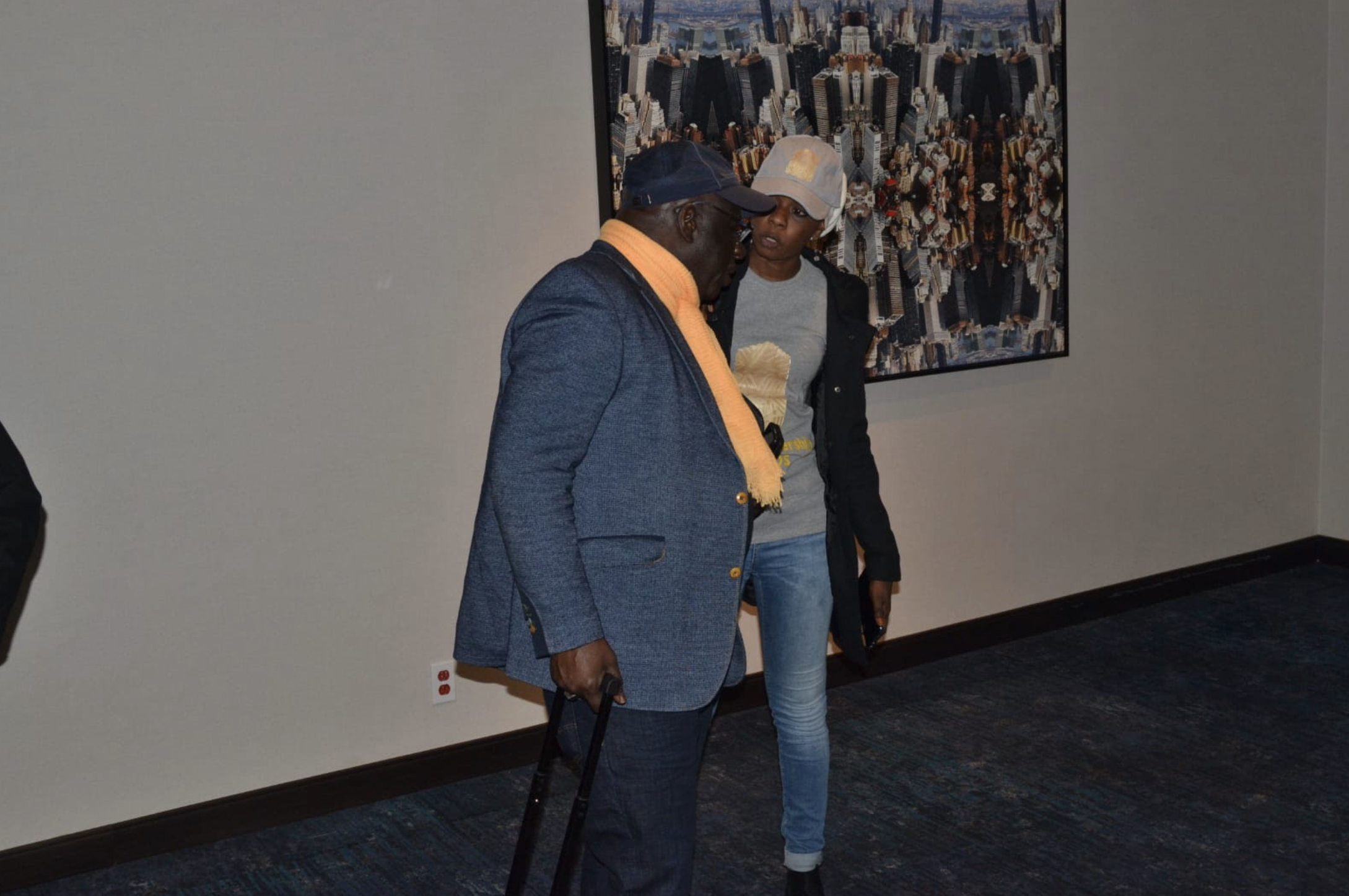 Revivez les images et la vidéo des dernières coordinations sur les préparatifs du prestigieux gala de remises de distinctions des African Leadership Awards au Marriot Marquis Time Square de New York avec le Pdt Mbagnick Diop du MEDS et son équipe.