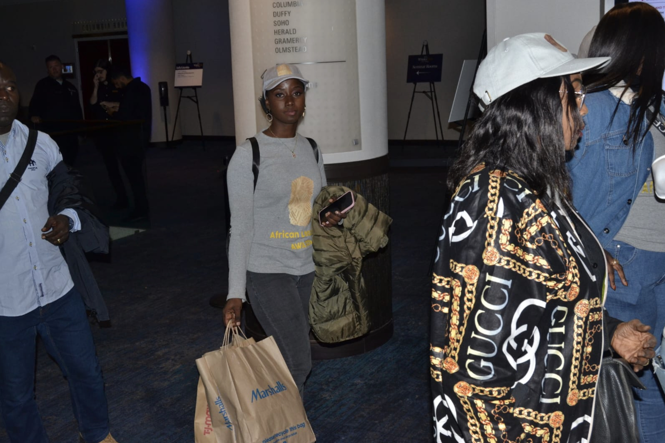 Revivez les images et la vidéo des dernières coordinations sur les préparatifs du prestigieux gala de remises de distinctions des African Leadership Awards au Marriot Marquis Time Square de New York avec le Pdt Mbagnick Diop du MEDS et son équipe.