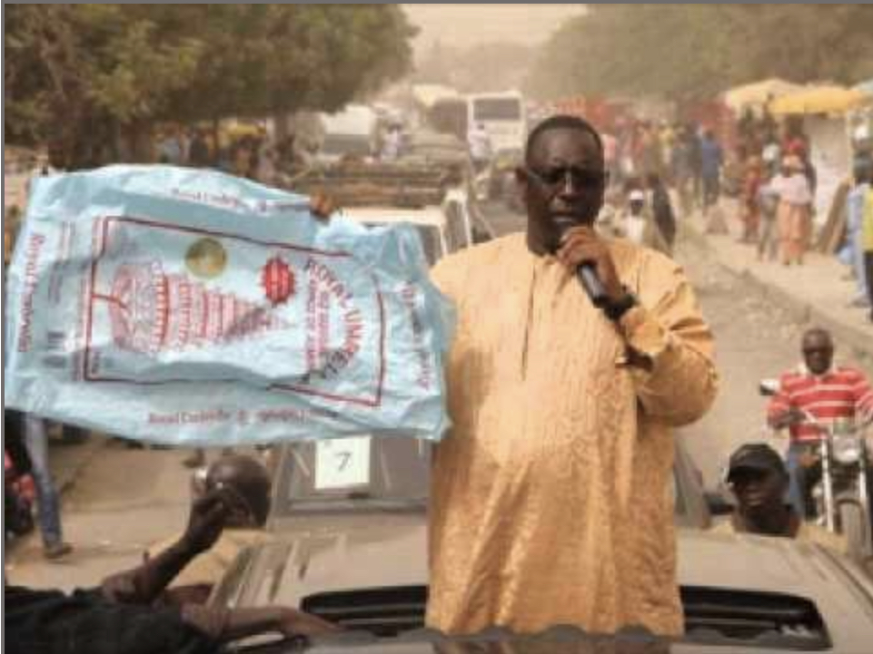 Denrées alimentaires : Macky Sall fixe les nouveaux prix du riz, de l'huile, du sucre....