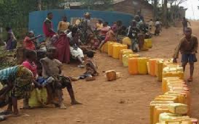 Problème d’approvisionnement en eau, manque d’enseignants…Le maire de Komoti tend la main à l’État