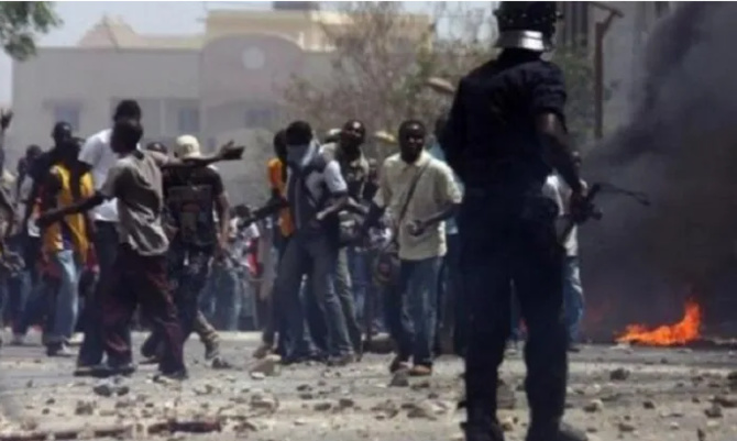 Violents affrontements entre les jeunes et la police à Dalifort et à Yarakh
