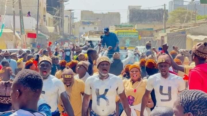 Photos/ Meeting de Pikine Guinaw Rail de l’Apr: La foule domine tout et impose son rythme à cette organisation débordante d’énergi