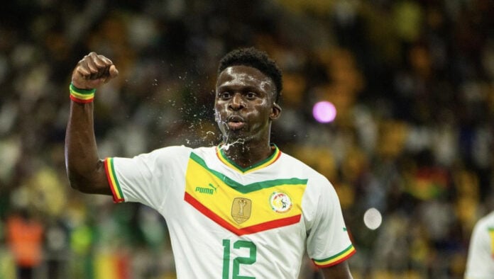 Pointé du doigt par des supporters, le geste surprenant de Bamba Dieng après le match