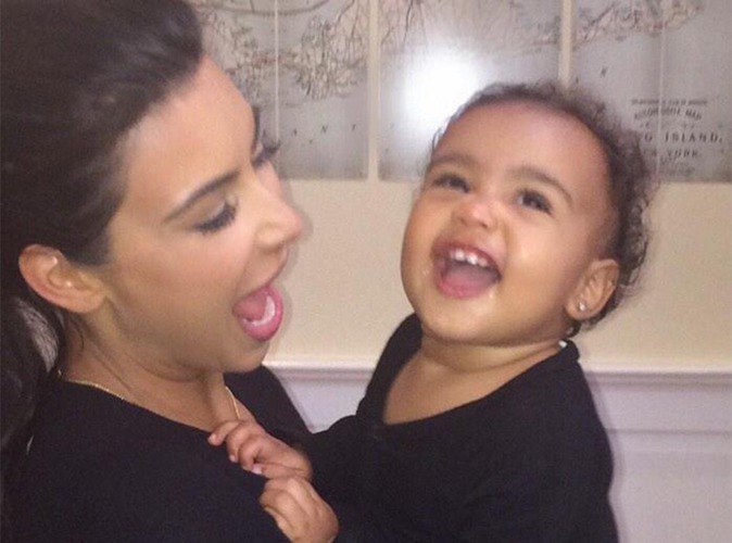kim Kardashian, toute heureuse avec sa fille North West