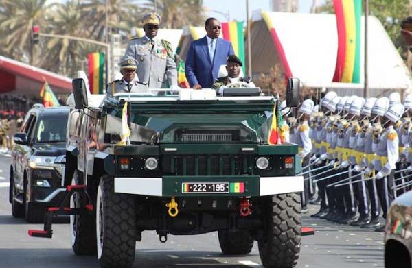 Macky Sall, chef suprême des armées: « Nos forces de défense et de sécurité possèdent les moyens pour assurer la paix et la sécurité dans ce pays »