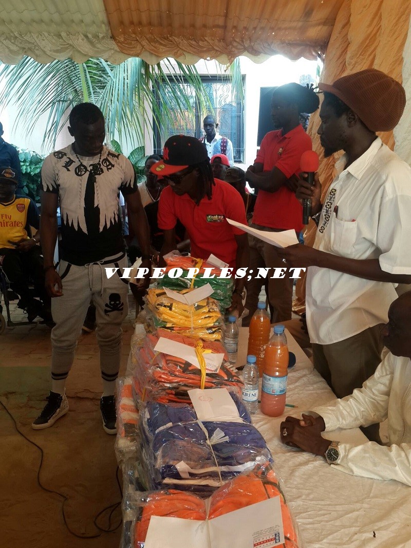 10 PHOTOS:Papis Demba Cissé oeuvre dans le social pour rendre service à son peuple