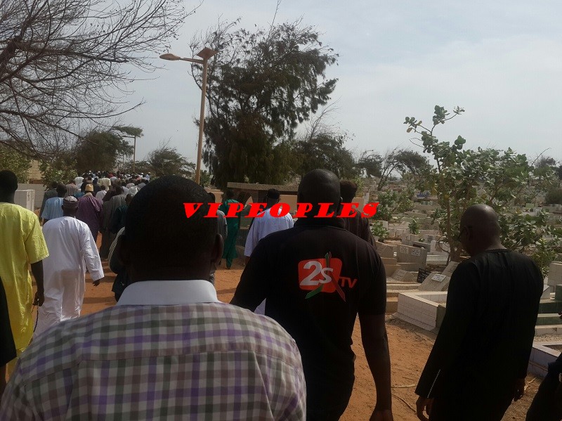 20 Images: Demba Dia a rejoint sa dernière demeure, les cimetières de Yoff aujourd'hui avec un mot: Un homme de Dieu.