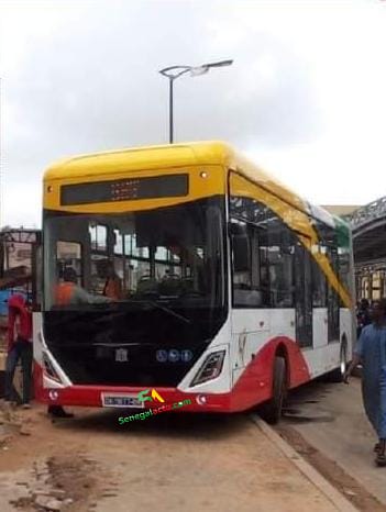 Essai BRT: L’un Des Véhicules Dérape Vers Hyacinthe Thiandoum