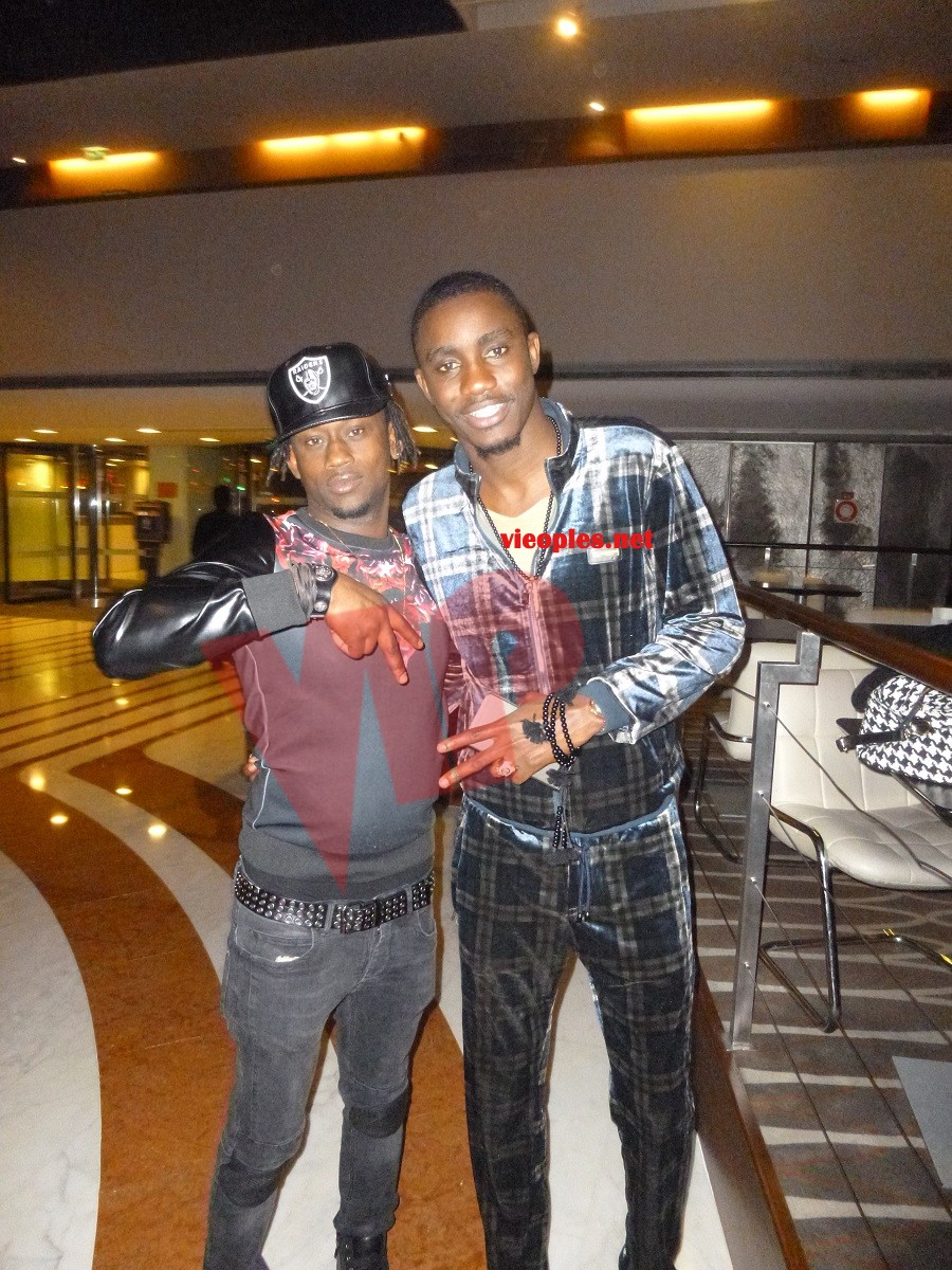 Waly Seck et son danseur Hamady Badiane dans les derniers réglages du concert du 07 mars au Palais des Congrés.