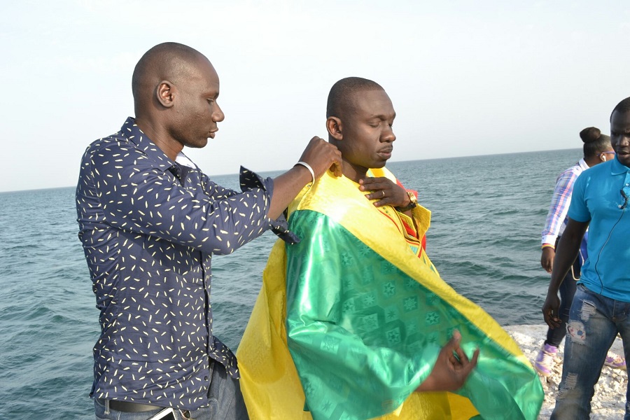 Avant goût des images de la nouvelle vidéo de Pape Diouf: "Dou Dagne". Regardez
