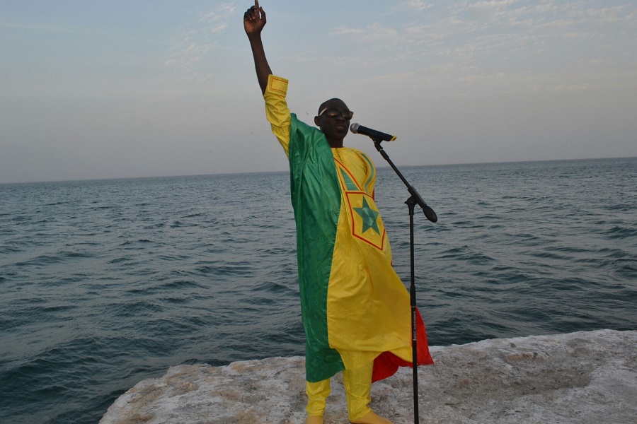Avant goût des images de la nouvelle vidéo de Pape Diouf: "Dou Dagne". Regardez