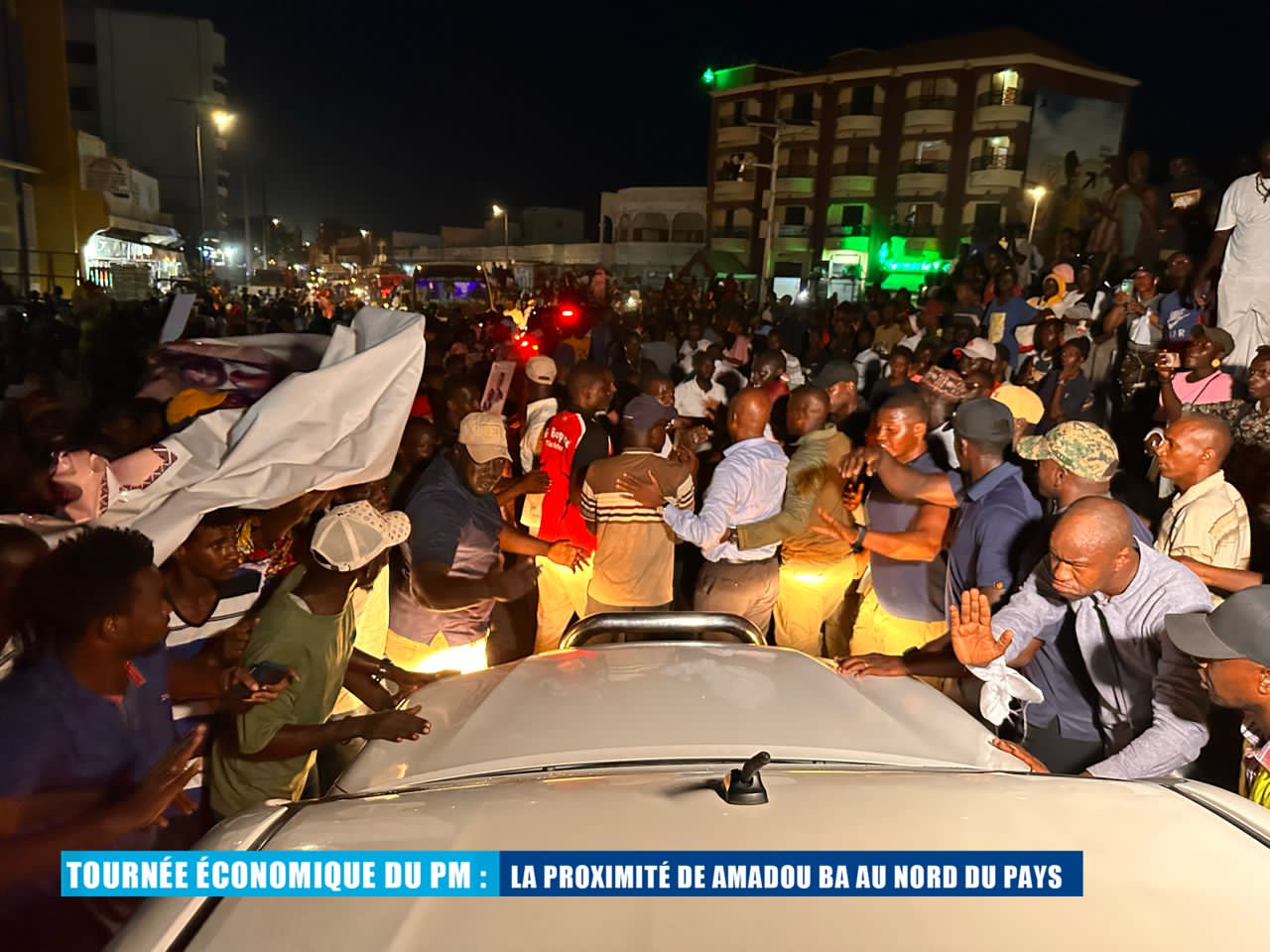 Le Premier Ministre Amadou BA a été accueilli par une foule enthousiaste à son arrivée à Saint Louis .