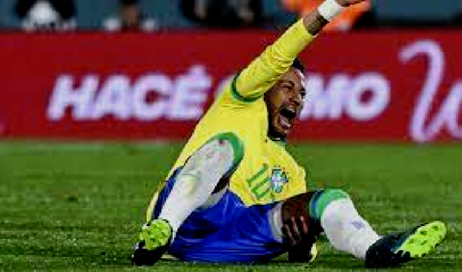Football : La fédération brésilienne annonce une très grave blessure pour Neymar !