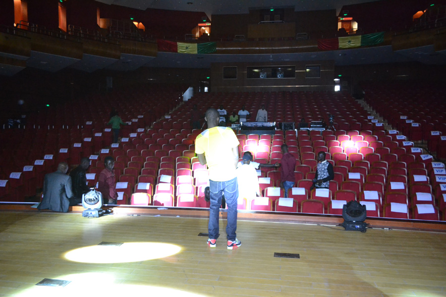 Quelques heures avant le "grand bégué" au grand théâtre qui se jouera à guichet fermé avec Pape Diouf dans les derniers reglages