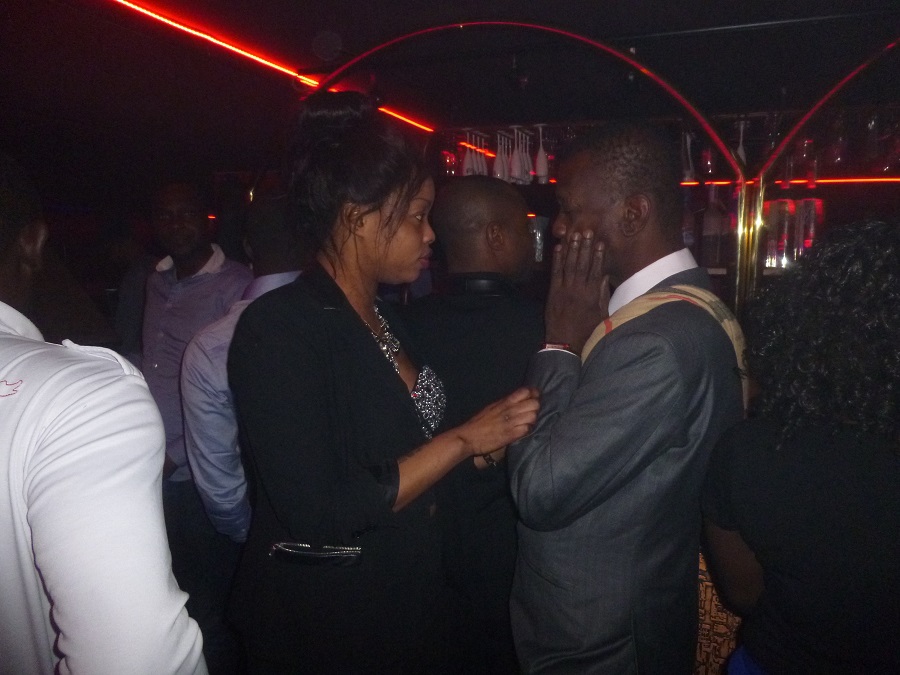 Le Cezanne club ouvre ses portes tous les samedi avec 100% Sénégal revivez les images de la soirée avec Aida Samb.