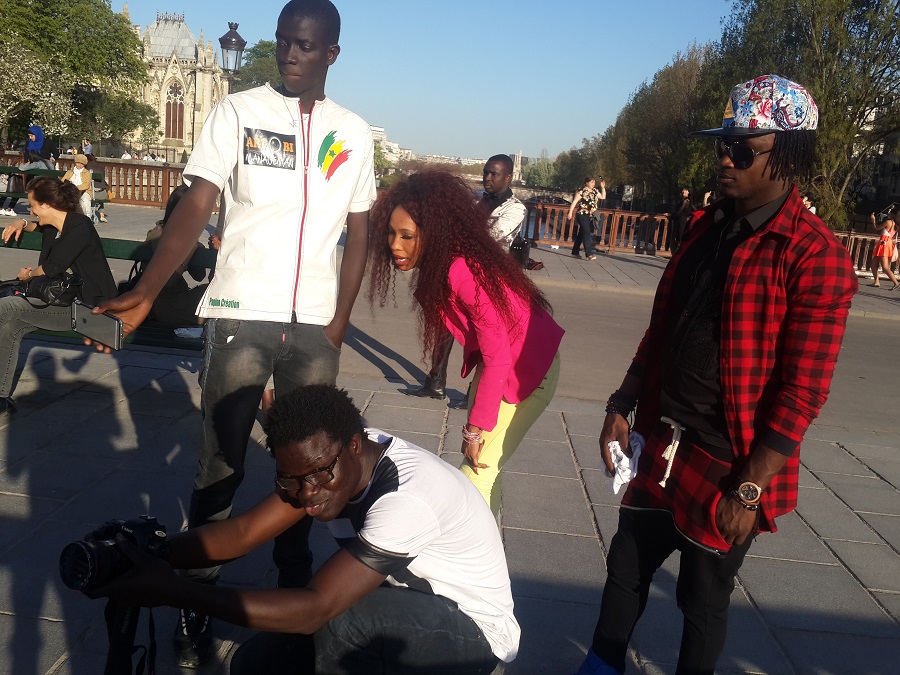 Les images de la nouvelle vidéo de Jule Danseman le nouveau chouchou des Parisiens avec Art bi Management.
