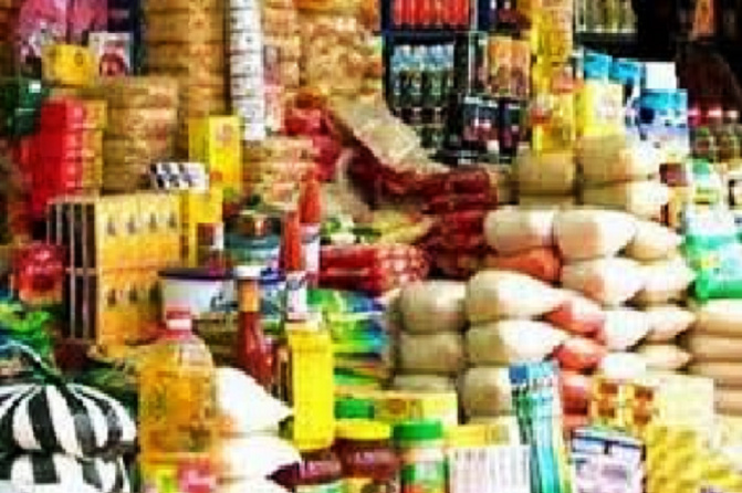 Commerce : La cherté des denrées de consommation, la modernisation des marchés et la compétitivité des PME préoccupent les députés