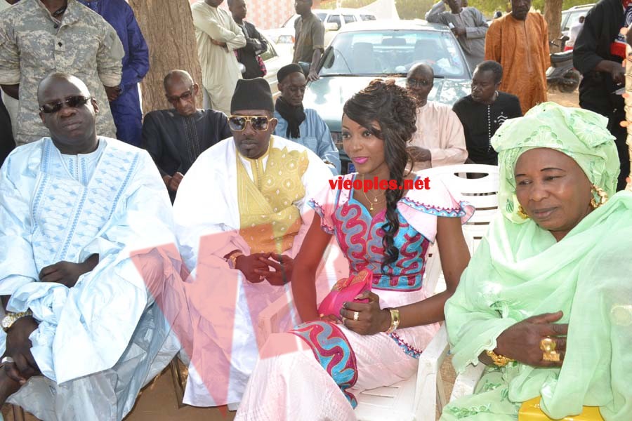 Les images du mariages du mariage de la fille de MBagnick Diop avec le mannequin Baye Bia. Regardez