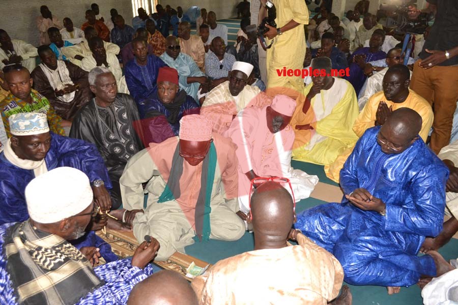 Les images du mariages du mariage de la fille de MBagnick Diop avec le mannequin Baye Bia. Regardez