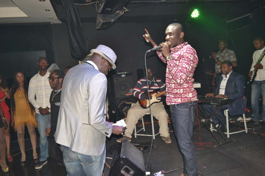 Pape Diouf signe son retour explosif au Baramundi.Regardez