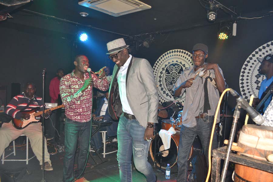 Pape Diouf signe son retour explosif au Baramundi.Regardez